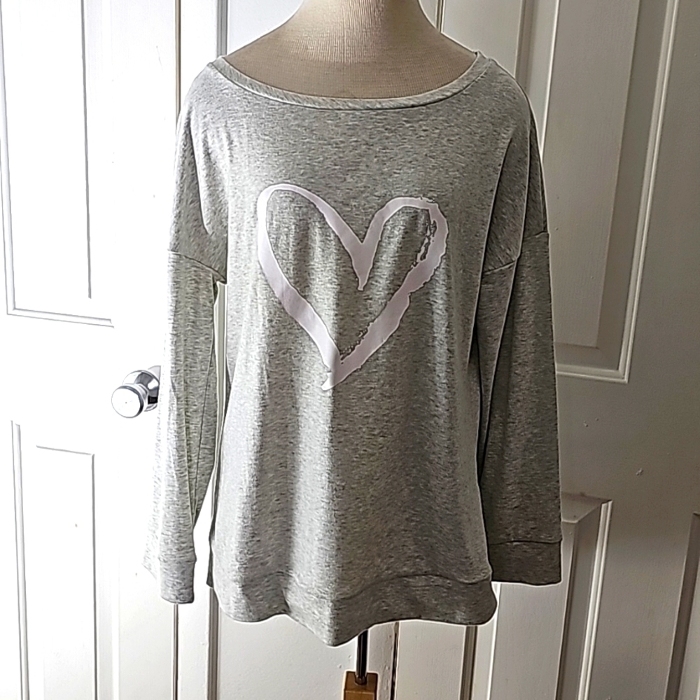 Blooming jelly light gray women's oversized sweatshirt. Size medium With❤️‎